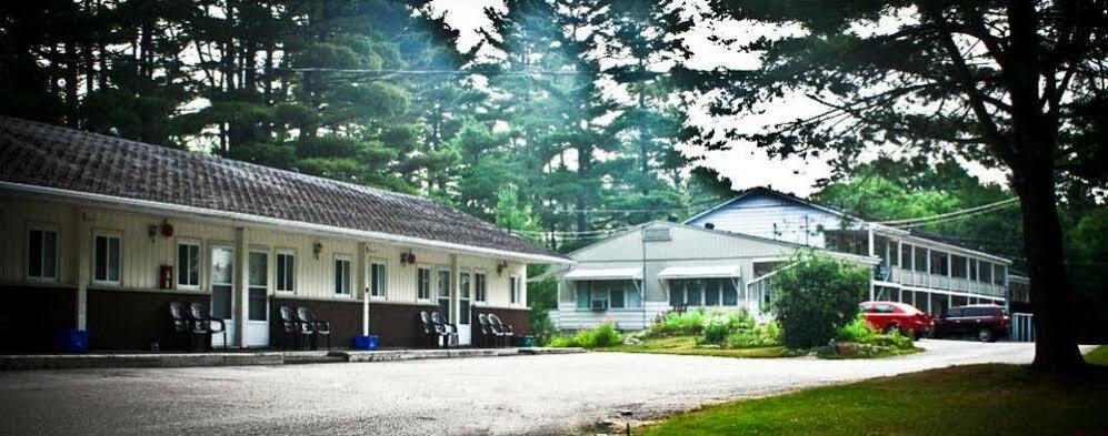 Pinedale Inn Gravenhurst Ngoại thất bức ảnh